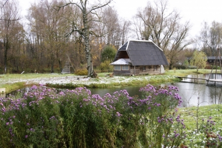 Bruknas pils apkārtne