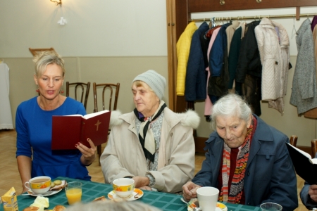 Jauni un veci, tik dažādi un tik līdzīgi,
