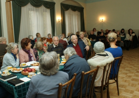 un par zeltainajām vārpām mūsu druvās,