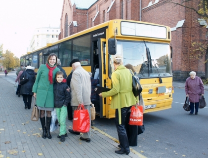 Autobuss ir klāt