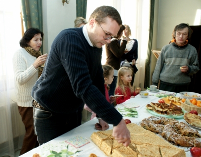 Dzimšanas dienas tortes sagriešana