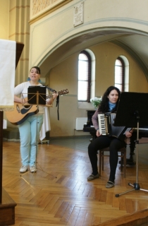 Muzikāls apsveikums jaunajiem draudzes locekļiem
