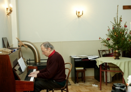 Spēlē Aivars Kalējs