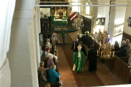 Svinīga procesija