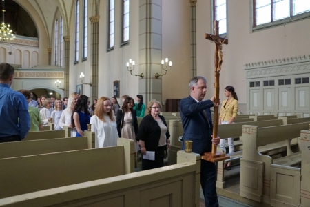 Iesvētāmo procesija