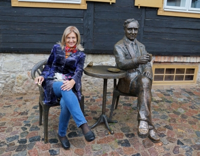 Pie galdiņa ar Ēvaldu Valteru