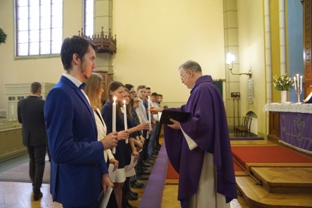 Iesvētības 3. Adventē