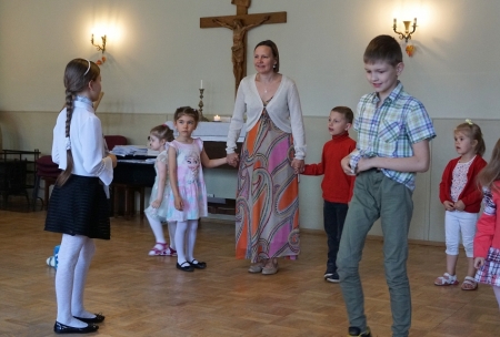 Svētku tortes rotāšana