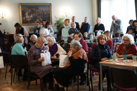 Dāvanas mūsu vecākajiem draudzes locekļiem