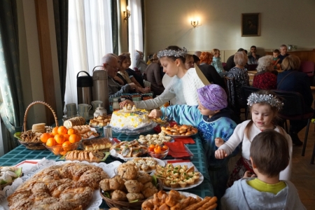 Svētku tortes rotāšana