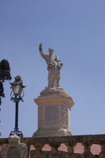 Rabata. Sv. Pāvila statuja