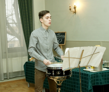 Dāvana mācītājam - Nebojša Jovan Živkovič - Pezzo da Concerto (koncerts mazajai bungai). Atskaņo bundzinieks Matīss Jānis Berzinskis