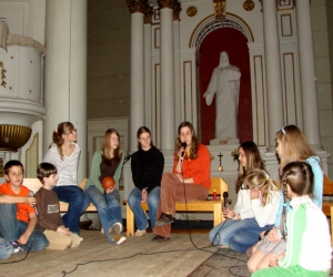 2007. gada 8. maijs. Svētdienas skola ar muzikālu priekšnesumu viesojas Jēzus baznīcā