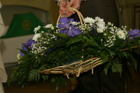 Ziedi arhibīskapam Jānim Vanagam